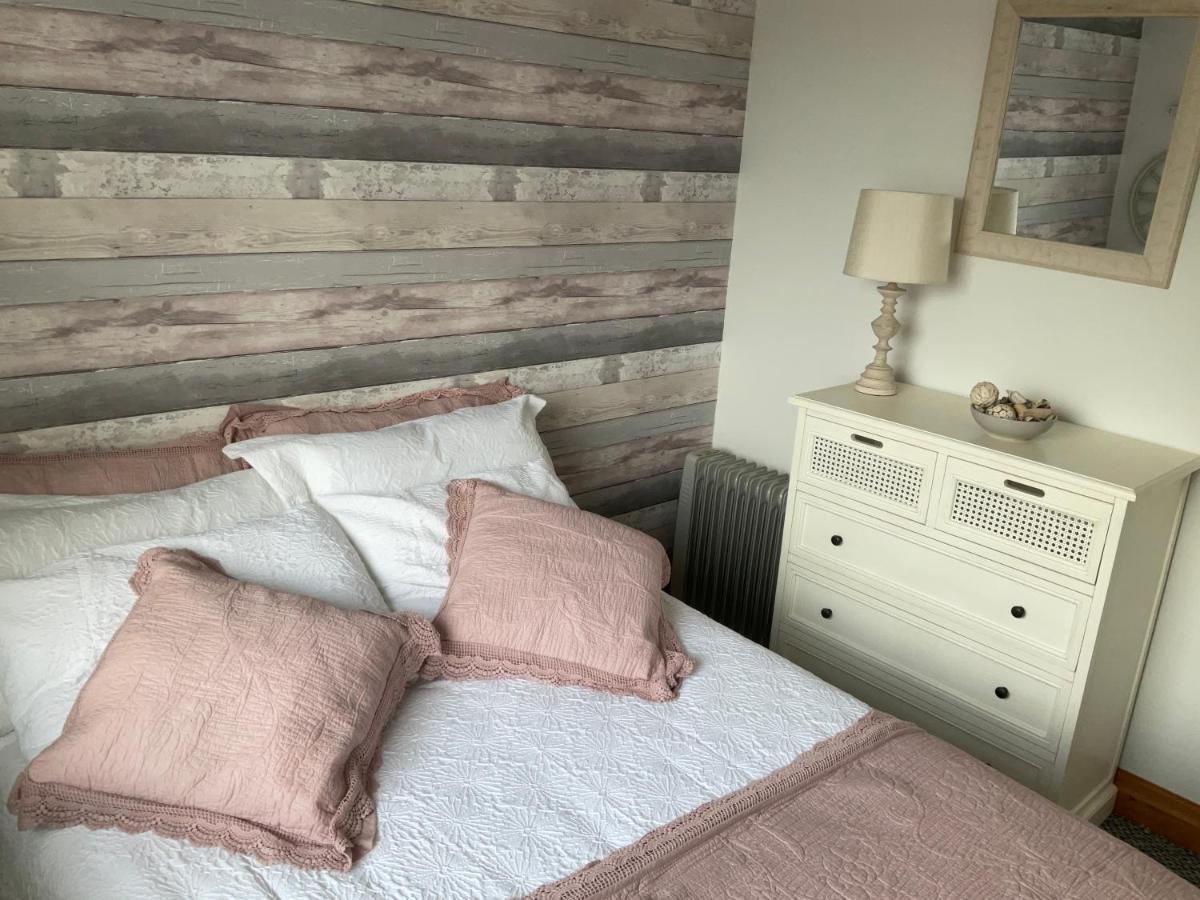 Holiday Cabin Sleeps 5 Glan Gwna Holiday Park Caernarfon Exterior photo