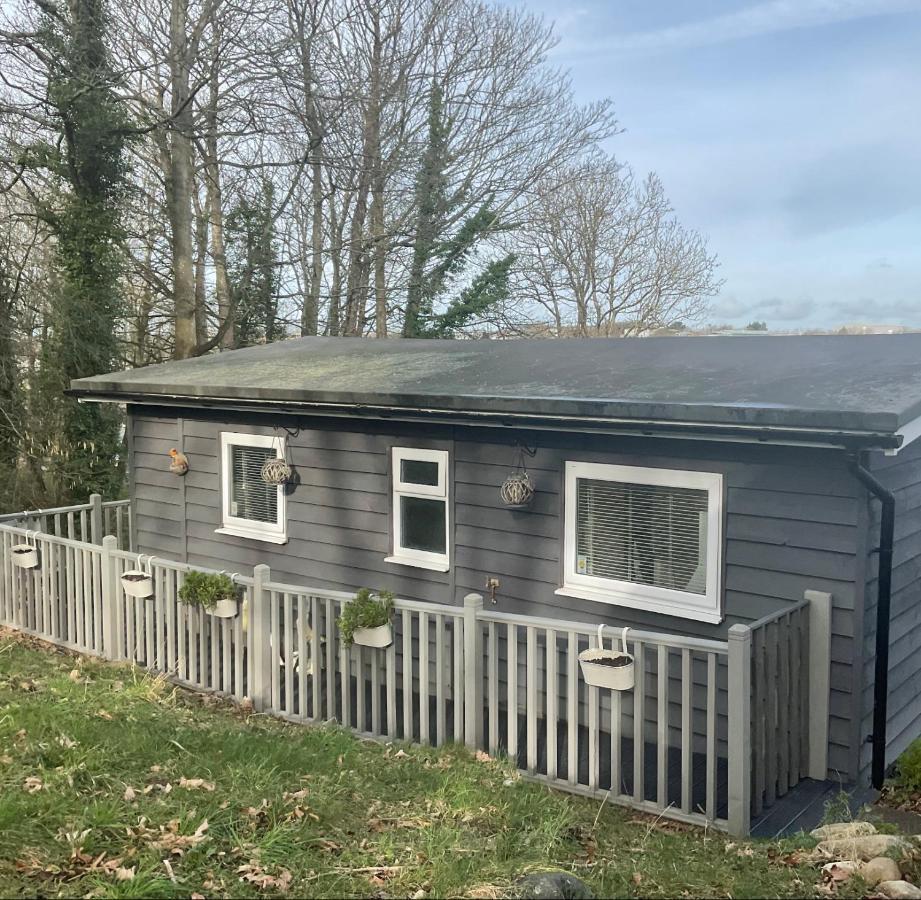 Holiday Cabin Sleeps 5 Glan Gwna Holiday Park Caernarfon Exterior photo
